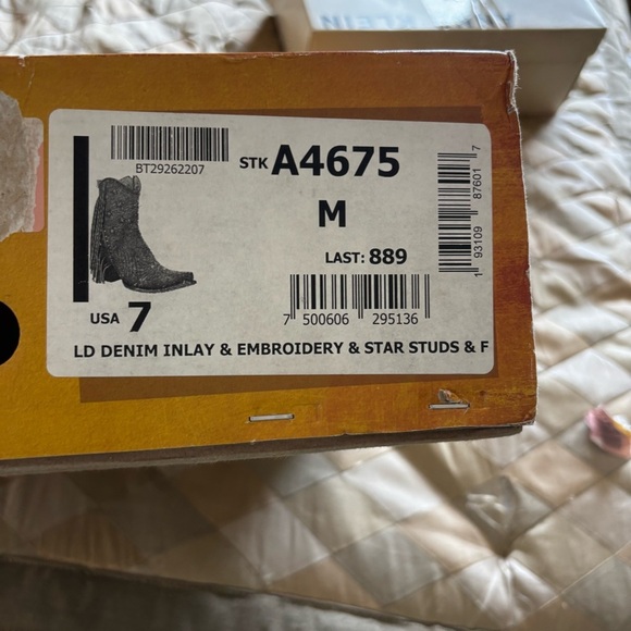 Corral Boots Women's Ankle Boot denim inlay & embroidery & star studs & fringes - Picture 6 of 14